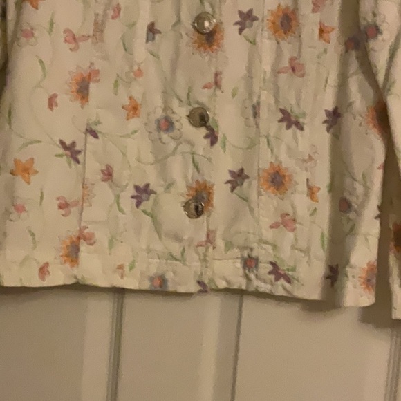 Denim & Co Jean Jacket. - Picture 5 of 5